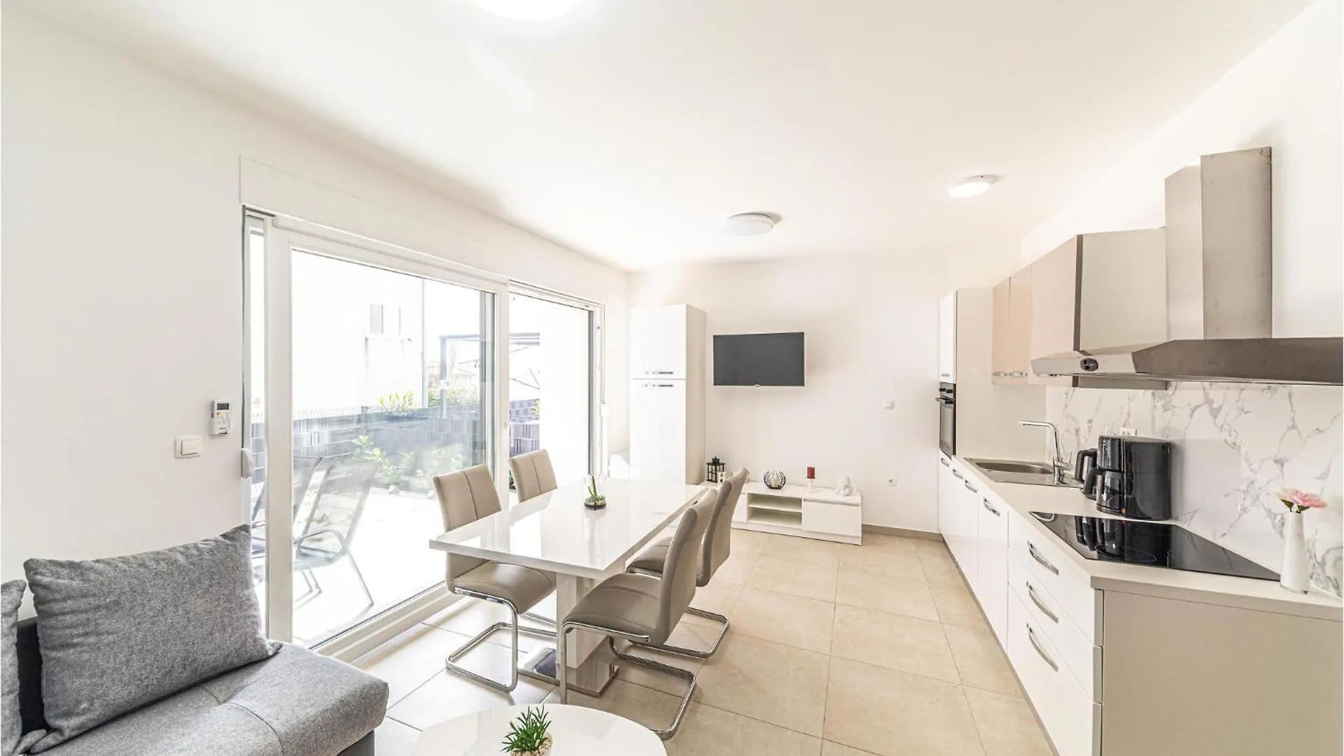 Beautiful Apartment In Seget Donji With Wifi Trogir Croatia