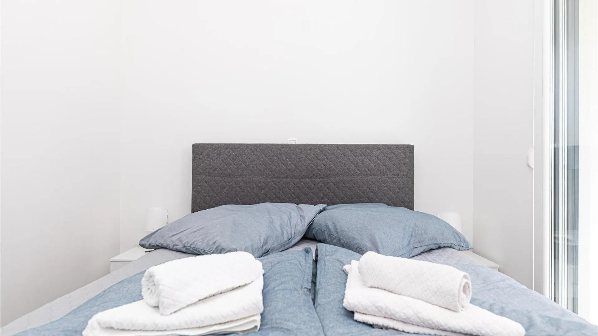 Beautiful Apartment In Seget Donji With Wifi تروغير