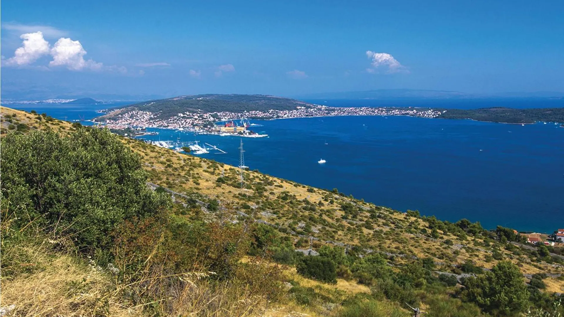 Beautiful Apartment In Seget Donji With Wifi Trogir 0*,  Croatia