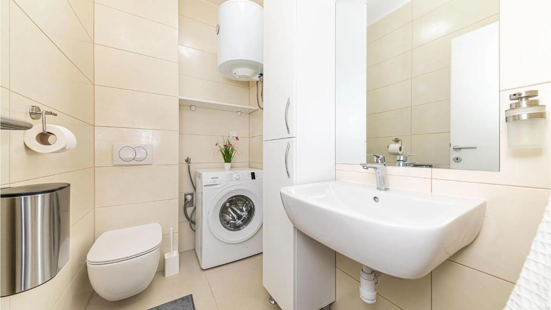 Beautiful Apartment In Seget Donji With Wifi Trogir