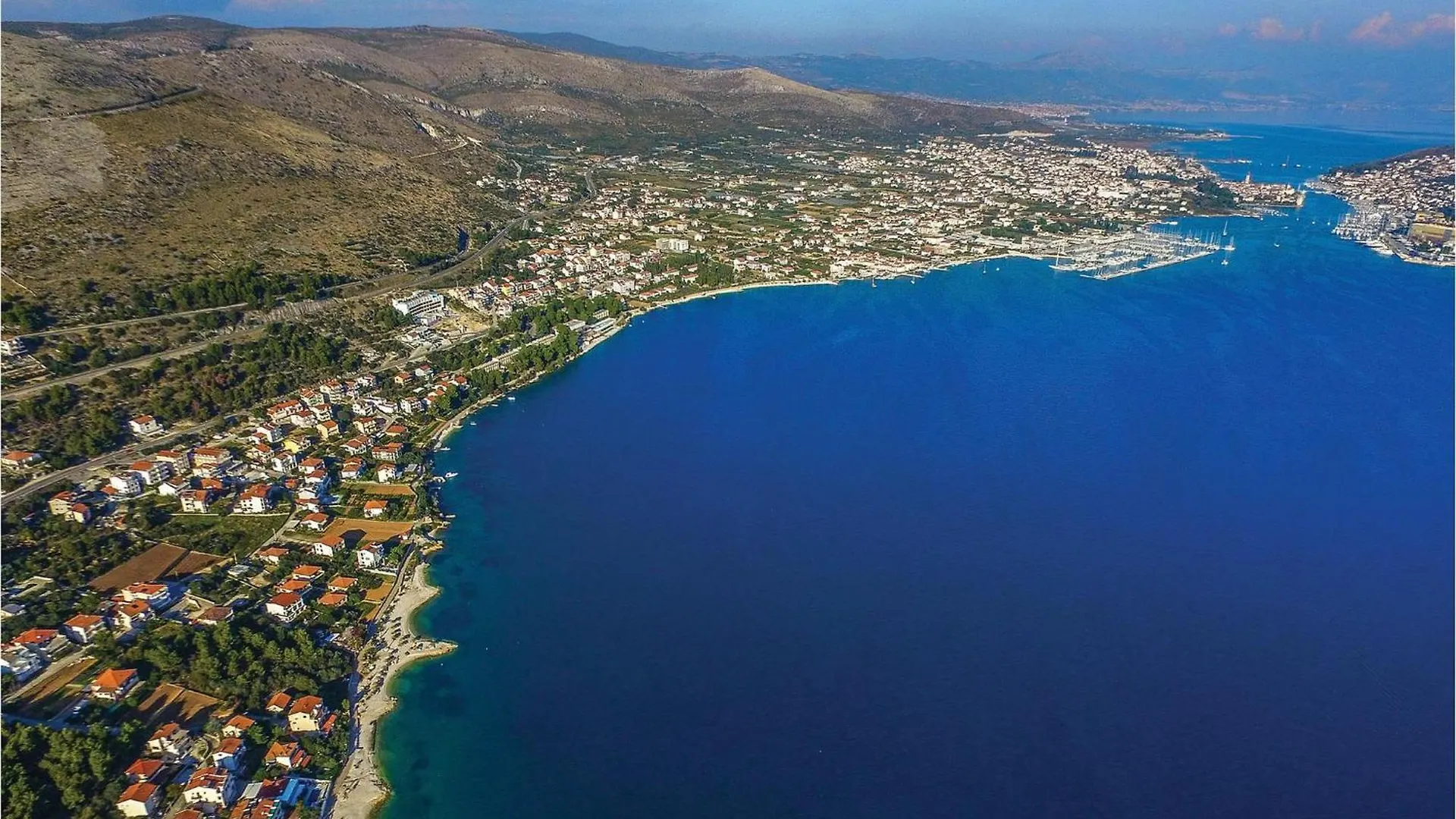 Beautiful Apartment In Seget Donji With Wifi Trogir